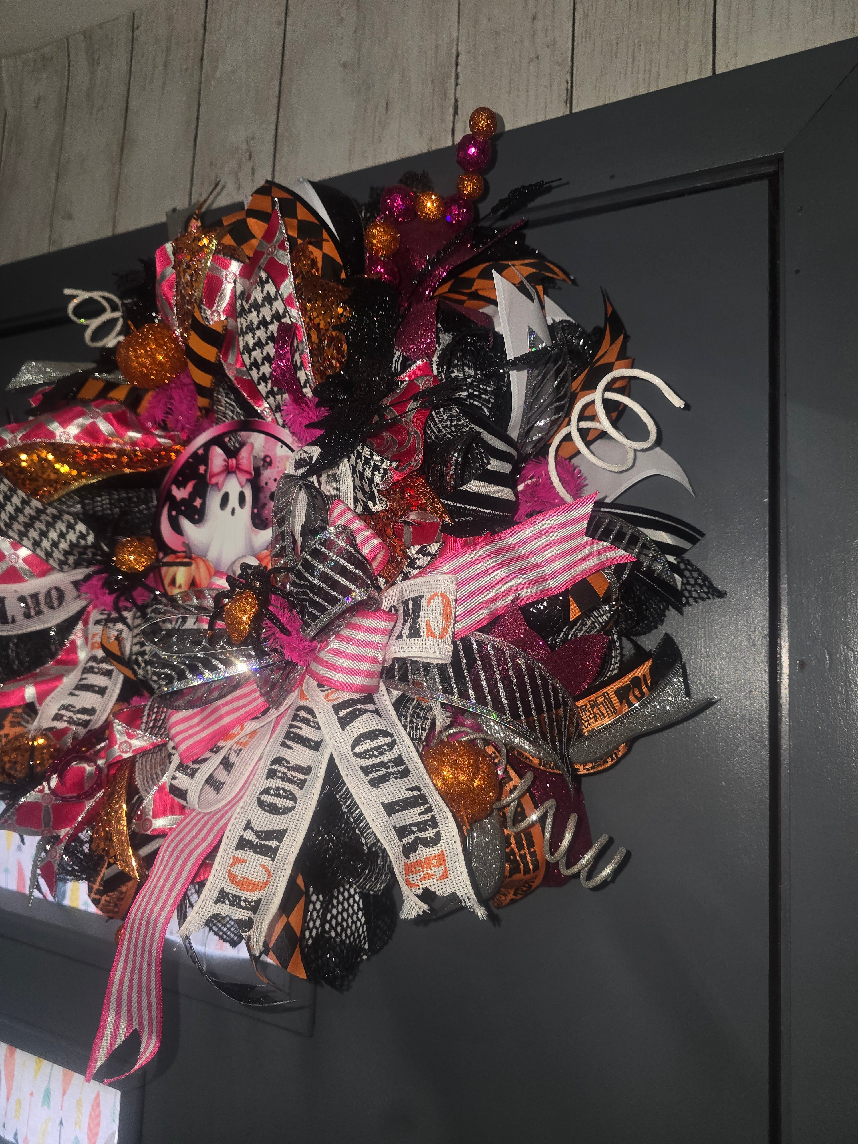 Pink Ghost & Pumpkin Halloween Deco Mesh Door Wreath – Spooky Cute Fall Decor